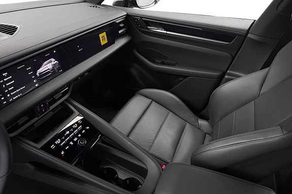 Porsche Macan 22 of 30