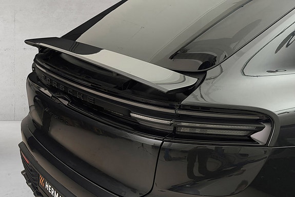 Porsche Macan 16 of 30