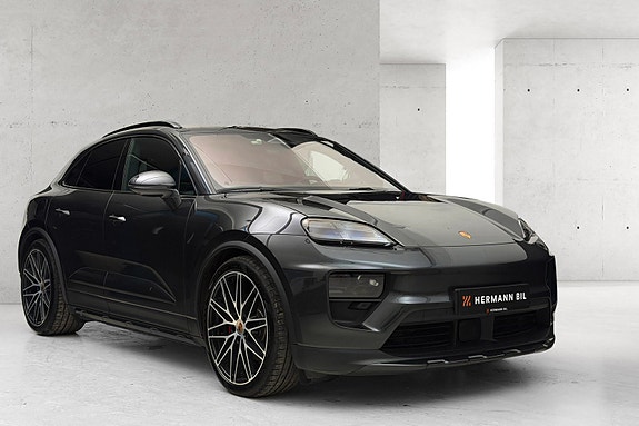 Porsche Macan 8 of 30