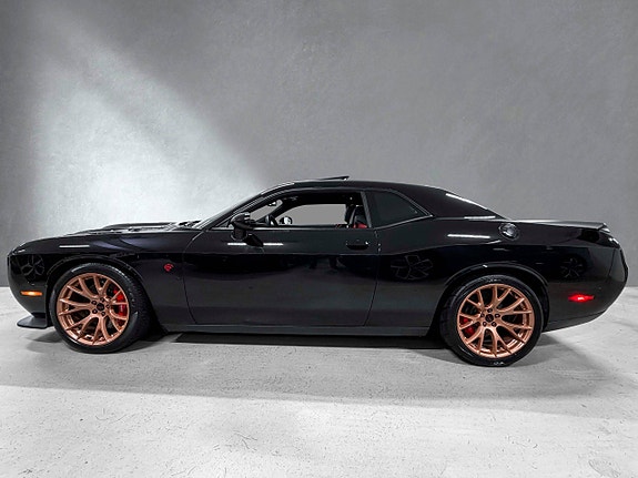 Dodge Challenger 9 of 30