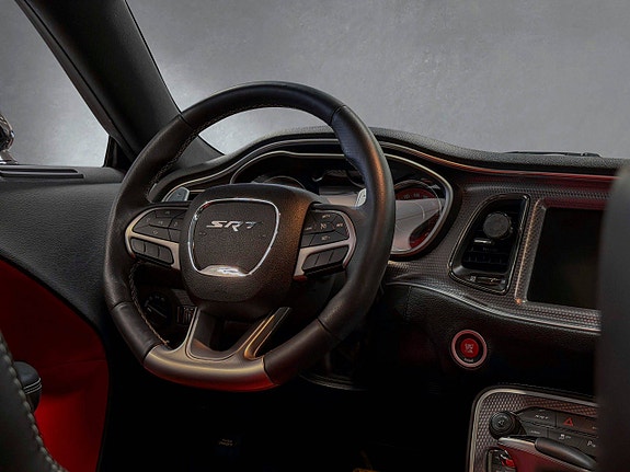 Dodge Challenger 17 of 30