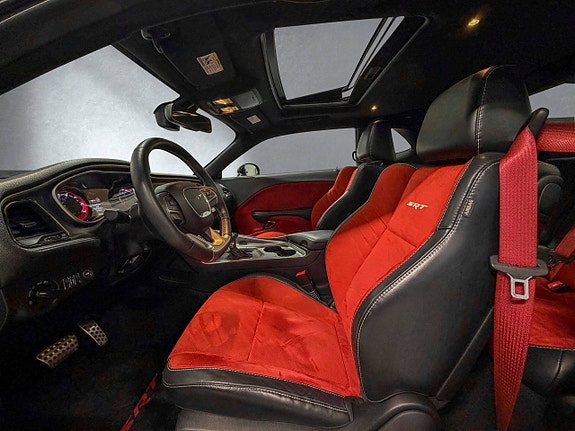 Dodge Challenger 12 of 30