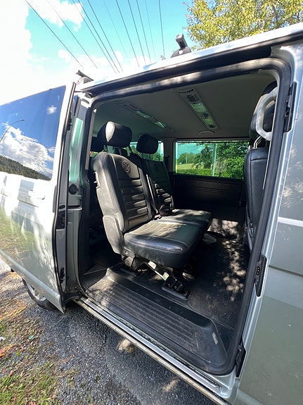 Volkswagen Caravelle 3 of 15