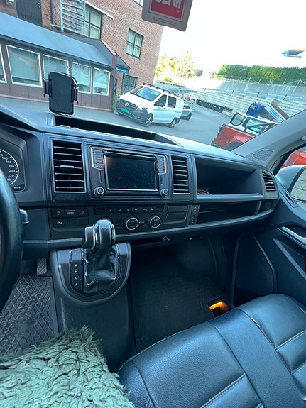Volkswagen Caravelle 14 of 15