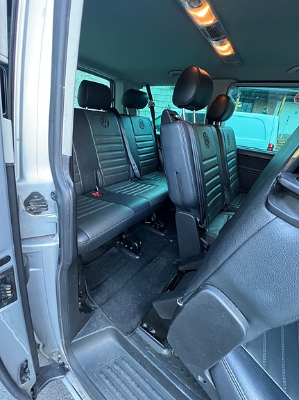 Volkswagen Caravelle 12 of 15