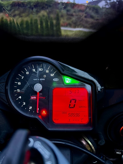 Aprilia RSV1000R Factory 30 of 30