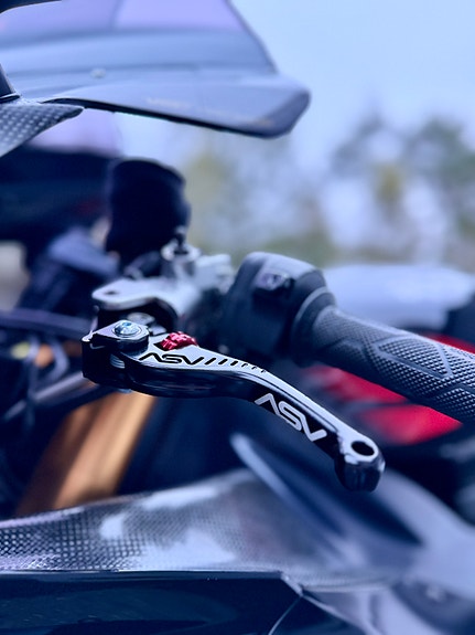 Aprilia RSV1000R Factory 19 of 30