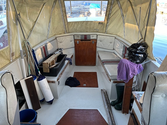 Grei turbåt, uten aktercabin, behov for oppgradering 5 of 7