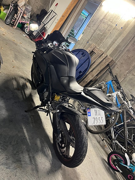 Yamaha YZF-R 125 5 of 7