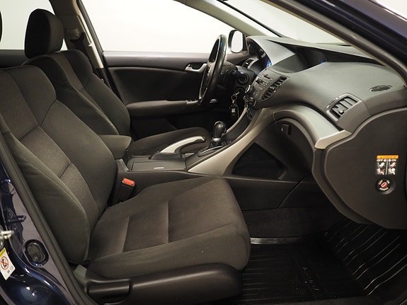 Honda Accord 10 of 30