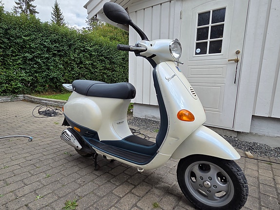 Vespa 50 11 of 13