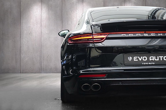 Porsche Panamera 8 of 30