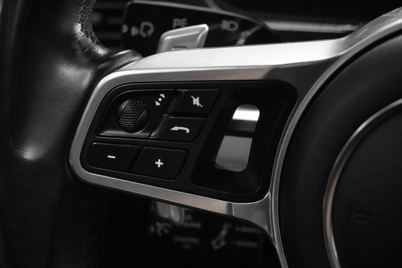 Porsche Panamera 17 of 30