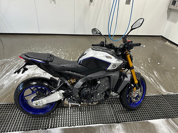 Yamaha MT-09 2 of 10