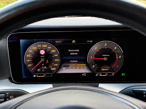 Mercedes-Benz E220 d 20 of 30