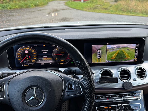 Mercedes-Benz E220 d 22 of 30