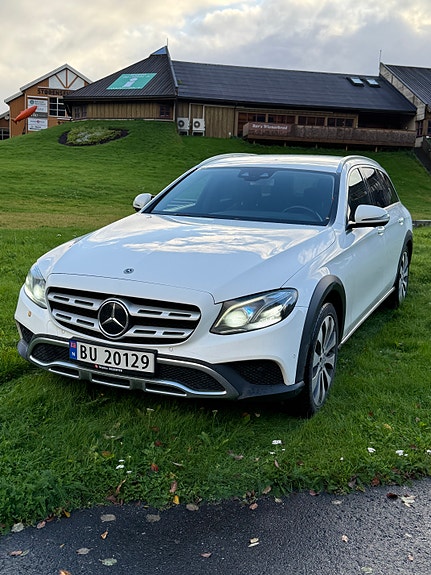 Mercedes-Benz E220 d 2 of 30