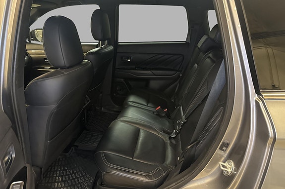 Mitsubishi Outlander 18 of 25