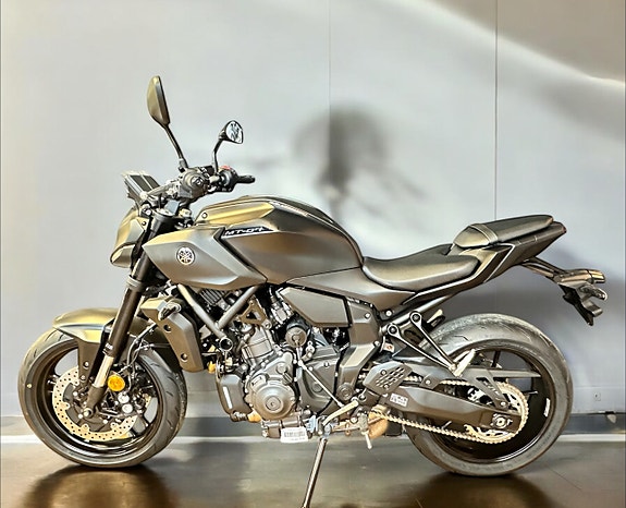 Yamaha MT-07 4 of 8