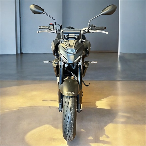 Yamaha MT-07 6 of 8