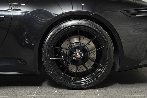 Porsche 911 13 of 30