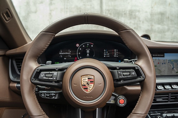 Porsche 911 18 of 30