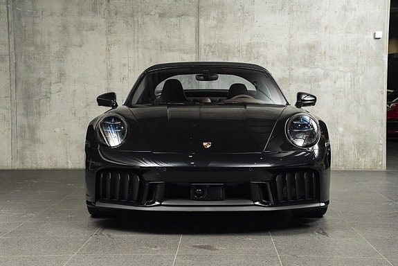 Porsche 911 4 of 30