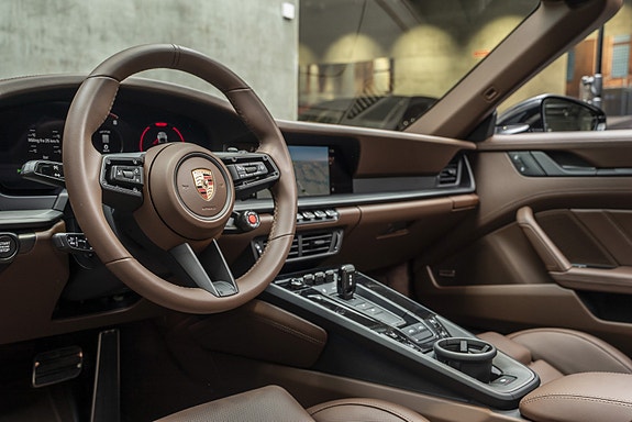 Porsche 911 17 of 30