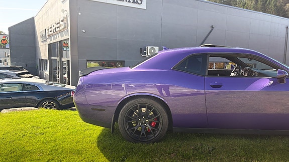 Dodge Challenger 5 of 30