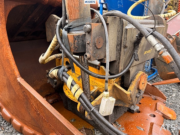 New Holland E265 gravemaskin m/ tannskuffe og defekt rototilt 9 of 15