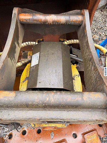 New Holland E265 gravemaskin m/ tannskuffe og defekt rototilt 7 of 15