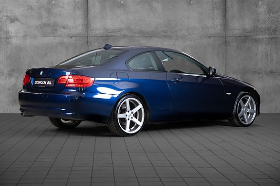 BMW 320d 3 of 17
