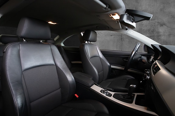 BMW 320d 8 of 17