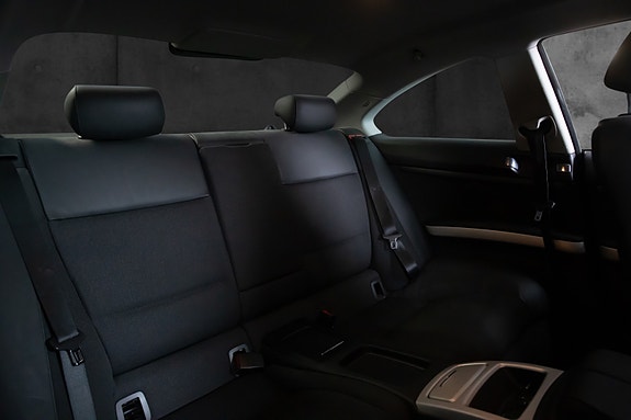 BMW 320d 9 of 17