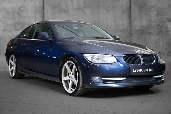 BMW 320d 2 of 17