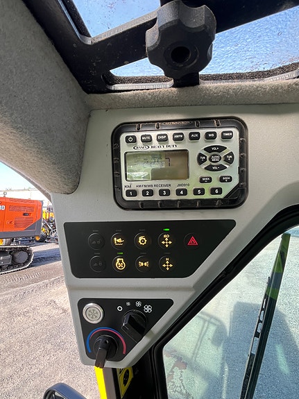JCB 300 T4 11 of 15