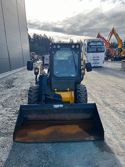 JCB 300 T4 6 of 15