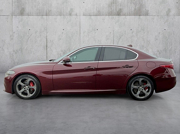 Alfa Romeo Giulia 2 of 20