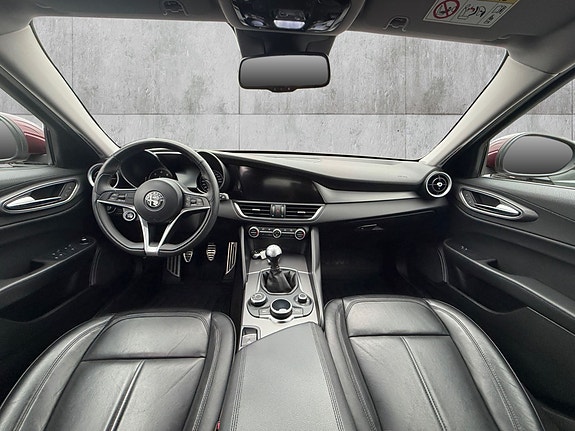 Alfa Romeo Giulia 12 of 20
