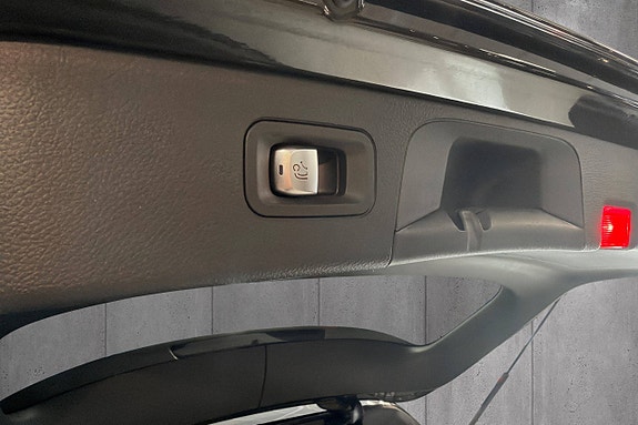 Mercedes-Benz GLC220 d 10 of 30