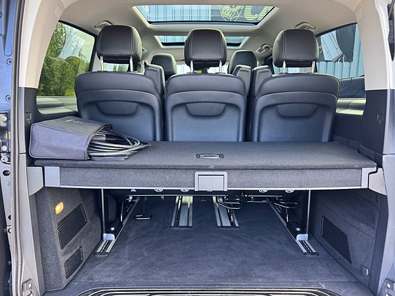 Mercedes-Benz EQV300 11 of 30