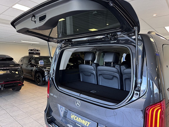 Mercedes-Benz EQV300 14 of 30
