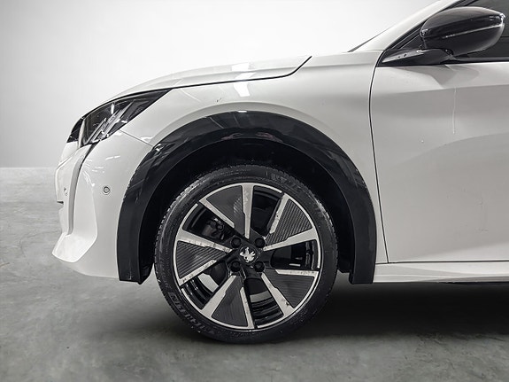 Peugeot e-208 30 of 30