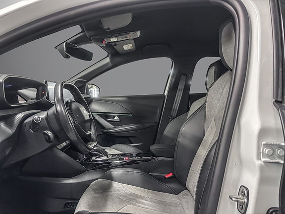 Peugeot e-208 10 of 30