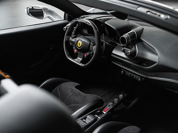 Ferrari F8 Spider 9 of 26