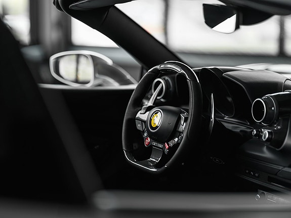Ferrari F8 Spider 14 of 26