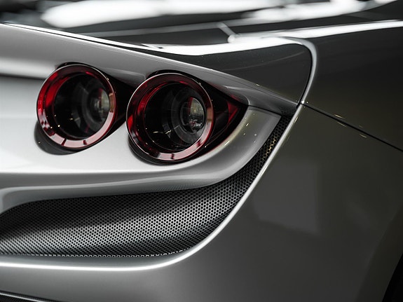 Ferrari F8 Spider 21 of 26