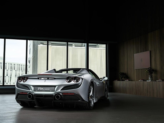 Ferrari F8 Spider 4 of 26