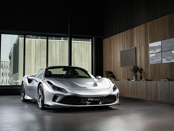 Ferrari F8 Spider 2 of 26