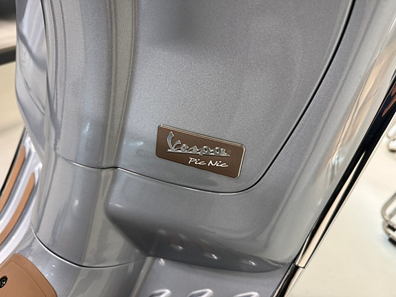 Vespa Primavera 50 Picnic 6 of 8
